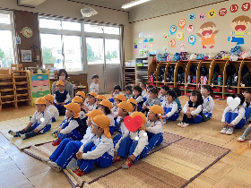 年少訪問