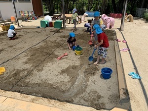 泥んこ遊び