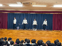 誕生８