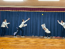 誕生８