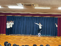 誕生８