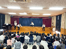 誕生８