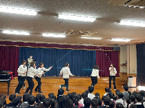 誕生８